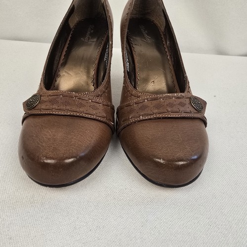 Vintage Y2K Union Bay Pumps 10M Brown Heels Diana Button Academia Retro Office - Picture 7 of 16