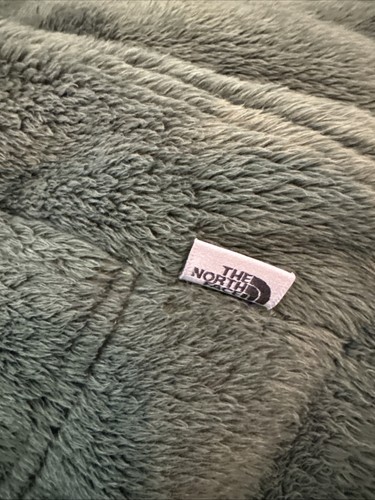 The North Face Women's Green Faux Fur Medium Quilted Reversible Vest (HU) - Picture 7 of 14