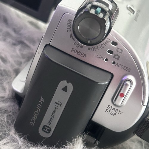 Sony DCR-SR42 Handycam Camcorder 30 GB HDD Digital Camera - Picture 8 of 15