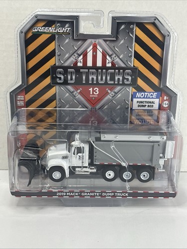 1:64 Greenlight 2019 Mack Granite Dump Truck Snow Plow Indianapolis Public Works - Picture 6 of 14