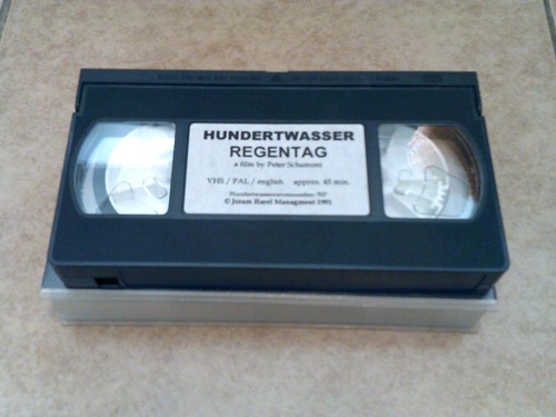 HUNDERTWASSER - Regentag RARE Peter Schamoni VHS English PAL No Cert Arthouse - Picture 2 of 3