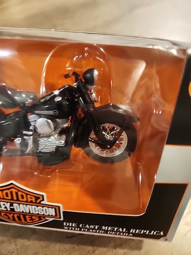 1948 FL Panhead Harley Davidson Motorcycle, Maisto 1:18 Replica, w/Box - Picture 6 of 10