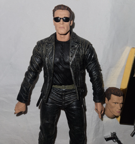 NECA Terminator 2 T-800 3D Authentic Complete Figure Judgement Day 2016 - Picture 5 of 16