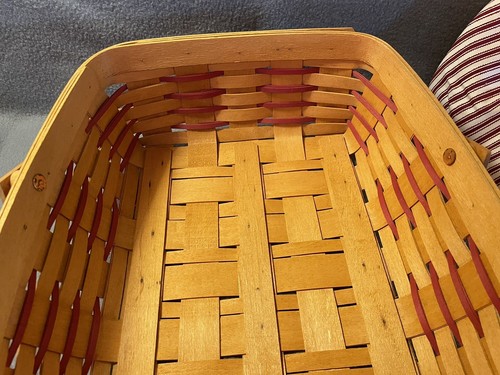 Longaberger 1997 Sweetheart Red Medium Gourmet Gathering Basket & Fabric Liner - Imagen 9 de 24