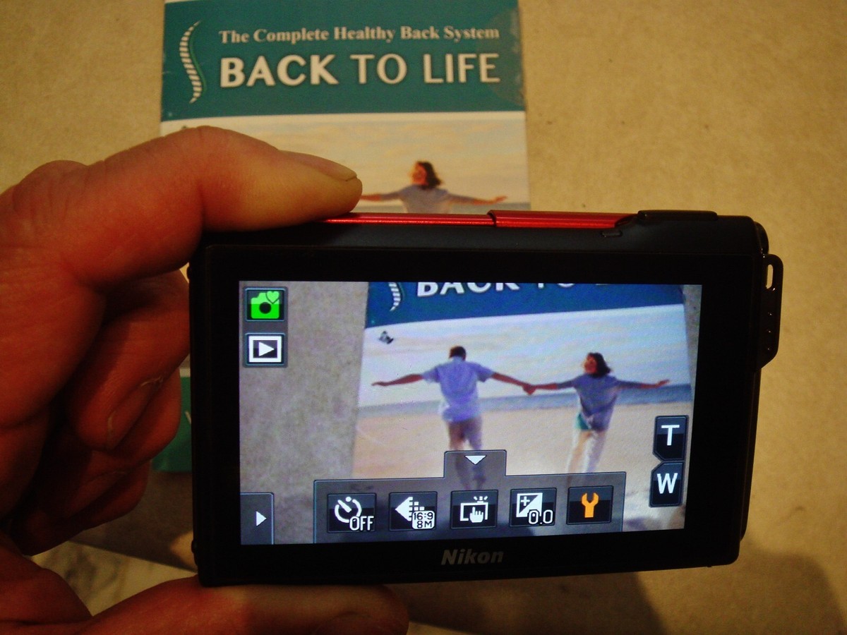 希少　Nikon Coolpix S80 14.1 MP バッテリー２個充電器付 Nikon COOLPIX S80 14.1MP Digital Camera - Red for sale