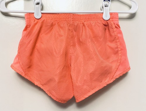 Nike Dri-Fit Mädchen XS Sport Laufshorts orangy-pink Punkte Print Shorts Tempo - Bild 3 von 4
