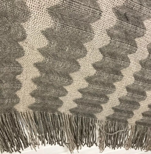 NWT Eyeful One SizePoncho Shawl Knit Turtleneck Womens Fringe Hem Gray FF2 - Bild 4 von 6