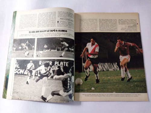 1979 Diego Maradona Argentina U-20 Football Team El Grafico Magazine with Poster - Picture 7 of 12