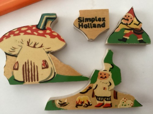 Vintage Simplex Holland Miniature\Wood Puzzle Mushroom & Gnomes 2 1/8" x 4.5" - Picture 4 of 8