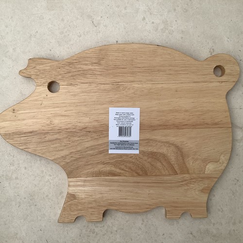 Wooden Pig Shaped Chopping Cutting Bread Board 14x10x0.5ins - Picture 2 of 3