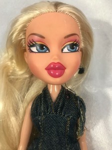 bratz doll blonde hair blue eyes