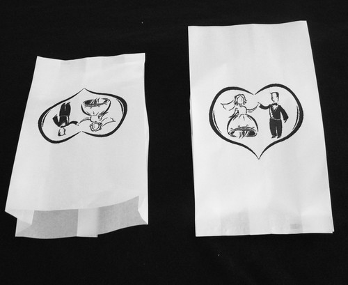 50 White Paper Cake Bag Wedding bride groom dancing waltz grease proof print - Bild 1 von 5