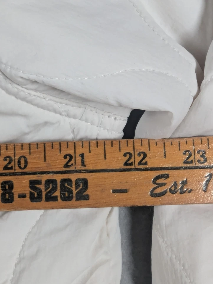 Chaqueta de Colección United Colors Of Benetton Para Mujer Grande Blanca Cremallera Completa Acolchada Foto 3 de 4