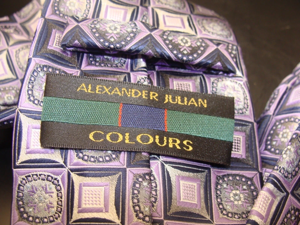 ALEXANDER COLORS ~ Corbata 100% Poliéster para Hombre ~ Púrpura ~ Lavanda ~ Negro ~ Geométrico ~ En muy buena condición Foto 4 de 4