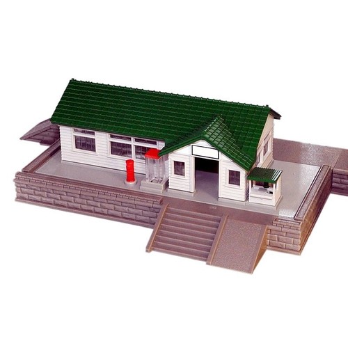 N Gauge Country Railway Station Building with Telephone Kiosk & Post Box - Picture 3 of 5