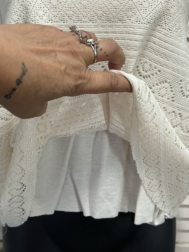 Hollister Halter Crocheted Raw Hem Lined Sleeveless Top Size XS Ivory Keyhole - Picture 3 of 8