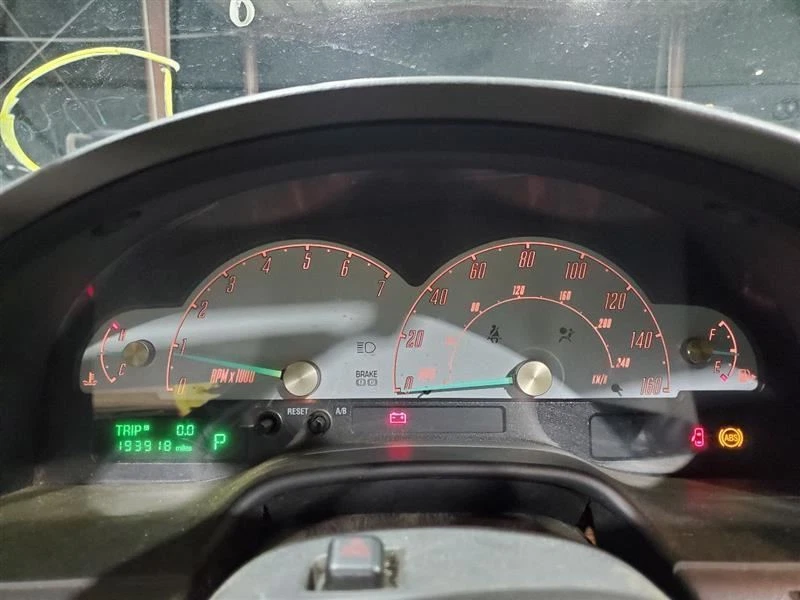 Medidor de instrumentos cluster 193.918 milhas testado fabricante de equipamento original 2002 Ford Thunderbird - Imagem 2 de 4