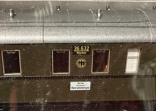 Trix H0 23309- Cars Travellers 2 Shafts " Deutsche Reichbahn " Munich #3-2 - Picture 3 of 3