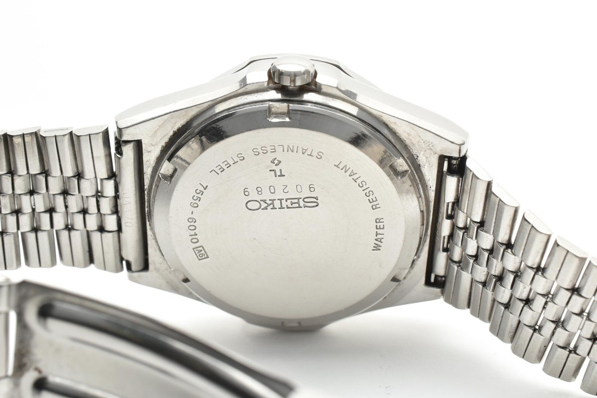▶️Vintage Seiko Type II Quartz 7559-6010 Light Indicator White