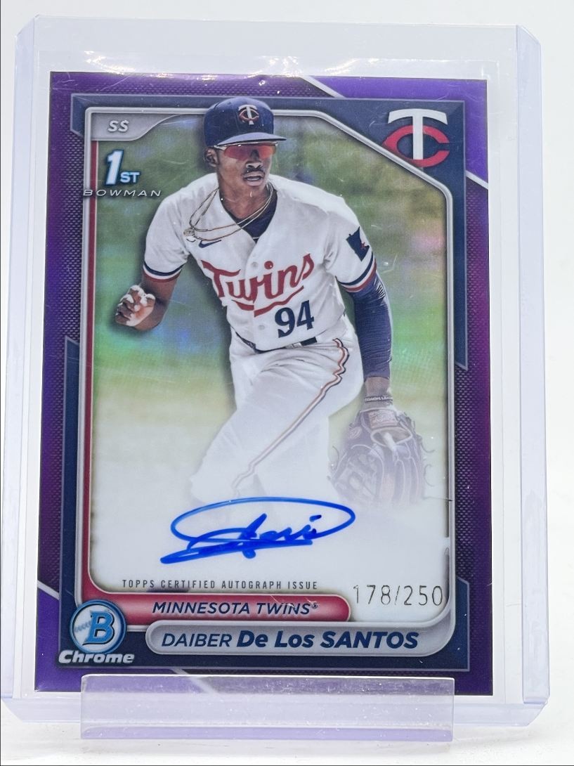 DAIBER DE LOS SANTOS 2024 BOWMAN CHROME 1ST PURPLE REFRACTOR AUTO /250 Q0234