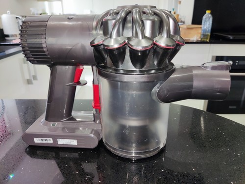 DYSON V6 ANIMAL CORDLESS VACUUM CLEANER INCLUDES MAIN BODY BATTERY BIN FILTER - Picture 3 of 24