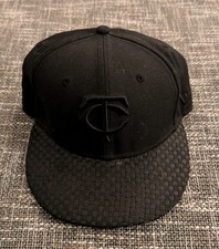 Minnesota Twins Fitted Baseball Hat Adult 7 1/4 Black New Era 59Fifty