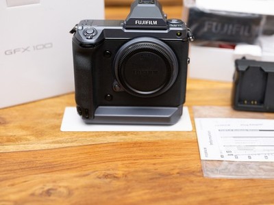 Fujifilm  Fuji GFX 100  OVP - gebraucht und voll funktionsfähig