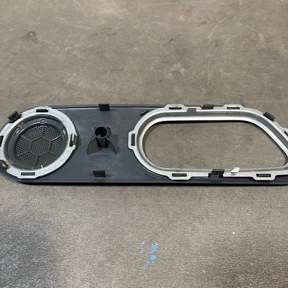 2004-2008 克莱斯勒 Crossfire 发球杆 LH 扬声器门黑色边框套装 — 第 4/4 张图片