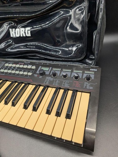 KORG R3 Keyboard Analog Modeling Synthesizer w/ adapter - Picture 9 of 9