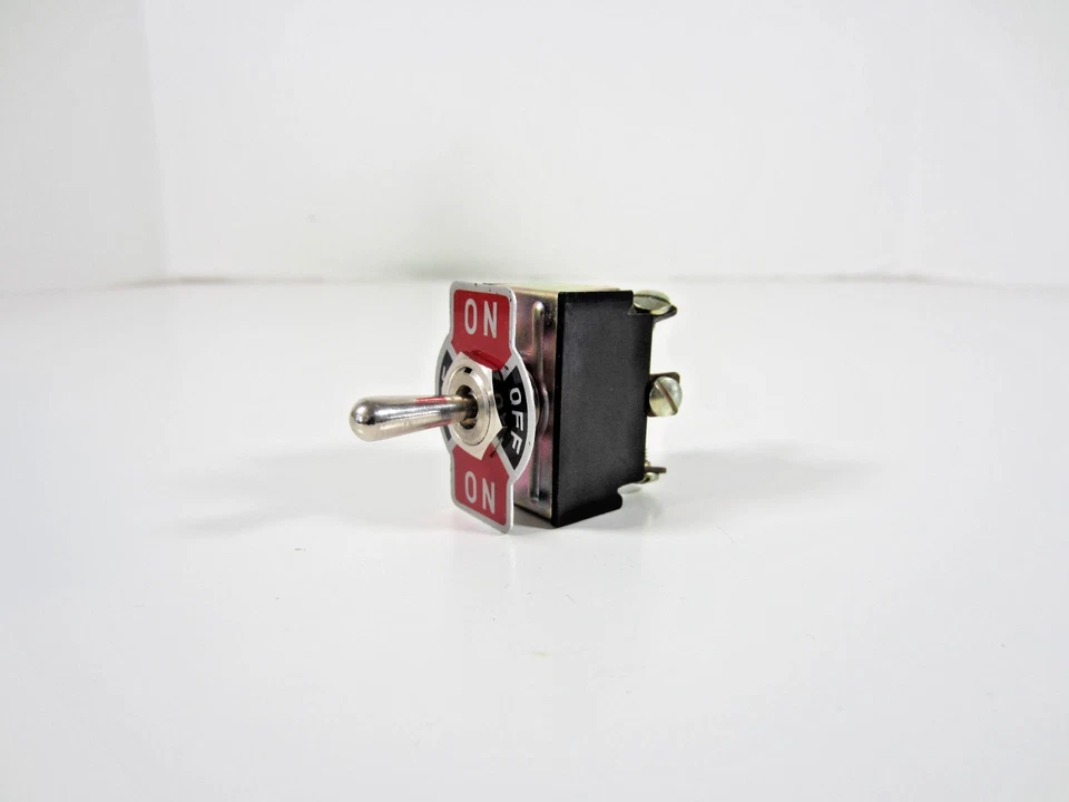 Walthers E404 DPDT Electrical Toggle Switch - Image 2 of 4