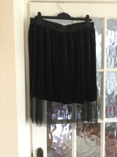 Gorgeous TU Velvet Black Elasticated Waist Knee Length Skirt with Mesh Hem 16