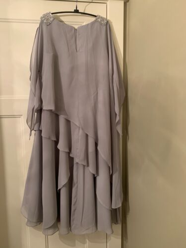 JJ's House A-line Scoop Tea-Length Chiffon Silver Dress With Beading Size 14 NWT - Picture 2 of 5