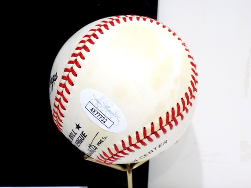 Broadcaster ROBIN ROBERTS Signed Autograph NL Baseball SWEET SPOT JSA 💎 COA - Picture 7 of 7
