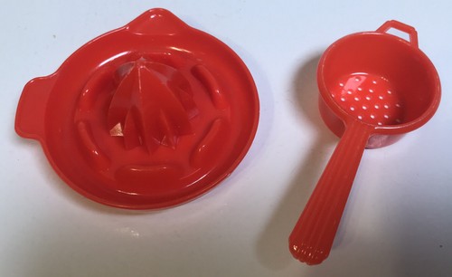 Vintage 1960s Doll-E Amsco Strainer & Juicer Play Doll Toy Red Very Clean Exc - Picture 1 of 8