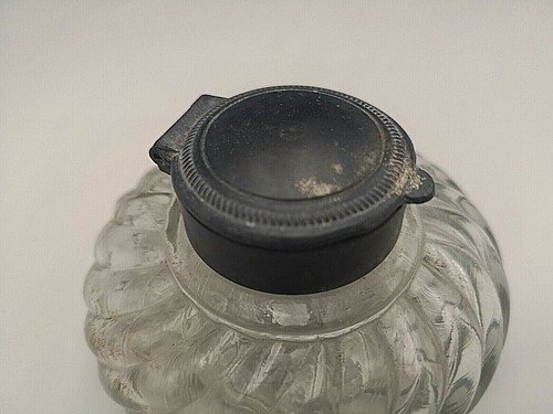 Alte Tinte, aus gegossenem Glas und Metall, BACCARAT?? - Bild 6 von 6