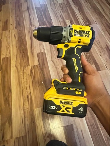 DEWALT DCK240C2 20V Impact Driver Combo Kit - Picture 3 of 5