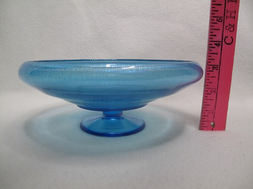 CUENCO CON PATAS DE VIDRIO ELÁSTICO IRIDISCENTE AZUL FENTON Celeste de colección 8 pulgadas - Imagen 7 de 8