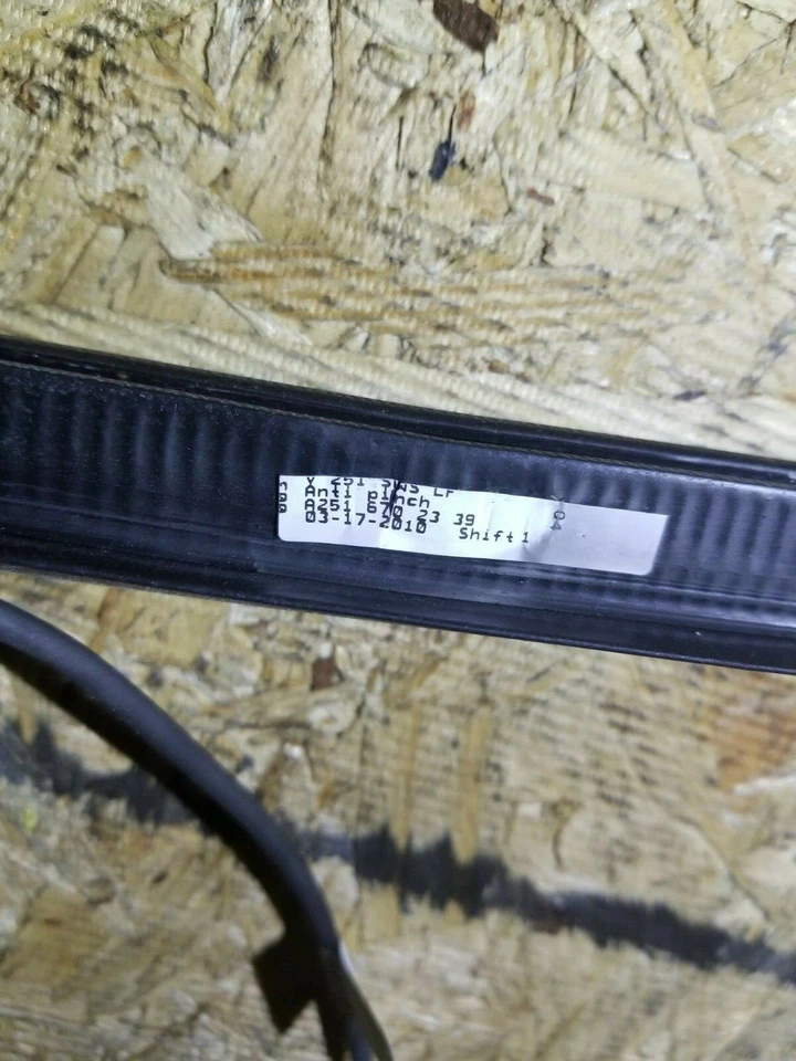 07 08 09 10 MERCEDES R350 TRASERO IZQUIERDO LADO CONDUCTOR CUARTO VENTANA SELLO OEM Foto 4 de 4