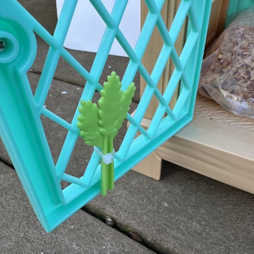 Little Live Pets Mama Surprise Soft Interactive Mamma cavia con capanna, neonati - Foto 14 di 24