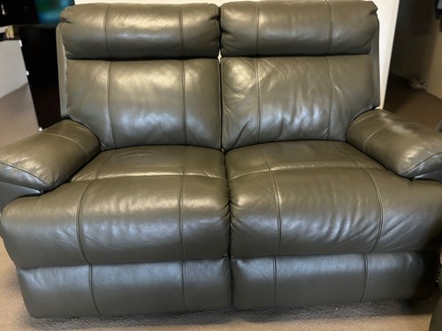 5 Seater Powered Recliner Sofa with charging ports on sides. USB port located o - Picture 3 of 3