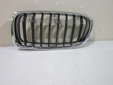 BMW 3 SERIES 12-14 FRONT LEFT KIDNEY GRILLE W/CHROME TRIM RING  OEM 51137255411