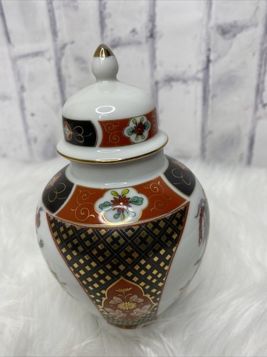 Imari Multi Patterned Ginger Jar Handpainted Porcelain Japan - Picture 4 of 8