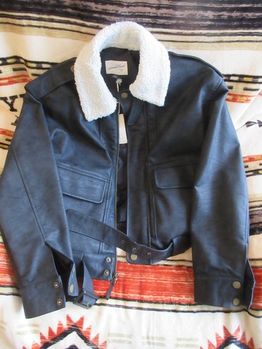 UNIVERSAL THREAD NWT BOMBER JACKET SIZE XS FAUX GRAIN LEATHER EBONY FAUX FUR COL - Picture 5 of 10