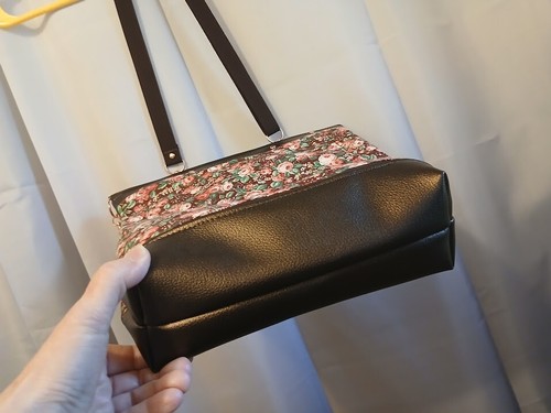 Neu Travel Sling Crossbody Braun Bronze Pebbled Kunstleder Rosa Western Rosen - Bild 8 von 13