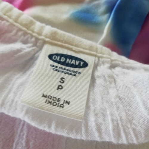 Old Navy Women's Size S Classic White Floral Embroidered V-Neck Blouse - Picture 9 of 11