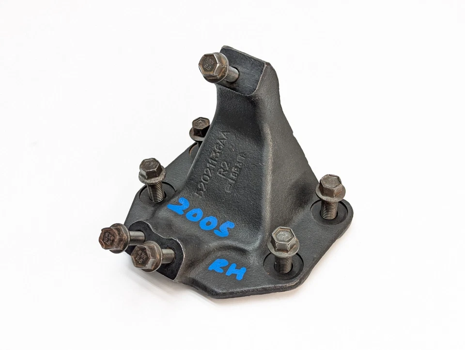 Right RH Engine Mount Bracket from 2005 Dodge Ram Cummins Diesel 5.9L 52021136AA Foto 4 de 4