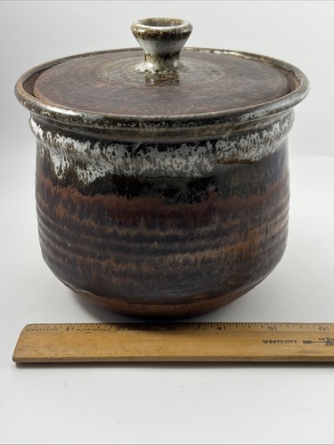 Vintage Studio Art Pottery Jar and Lid Signed Cottagecore - Picture 7 of 8