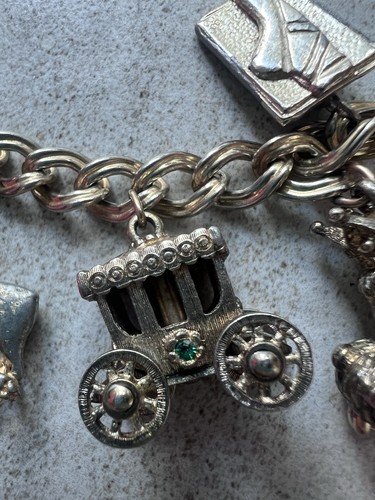 Vintage Monet Loaded Bettelarmband 7 Charms vergoldet? Hat Gebrauchsspuren! LESEN H3 - Bild 5 von 24