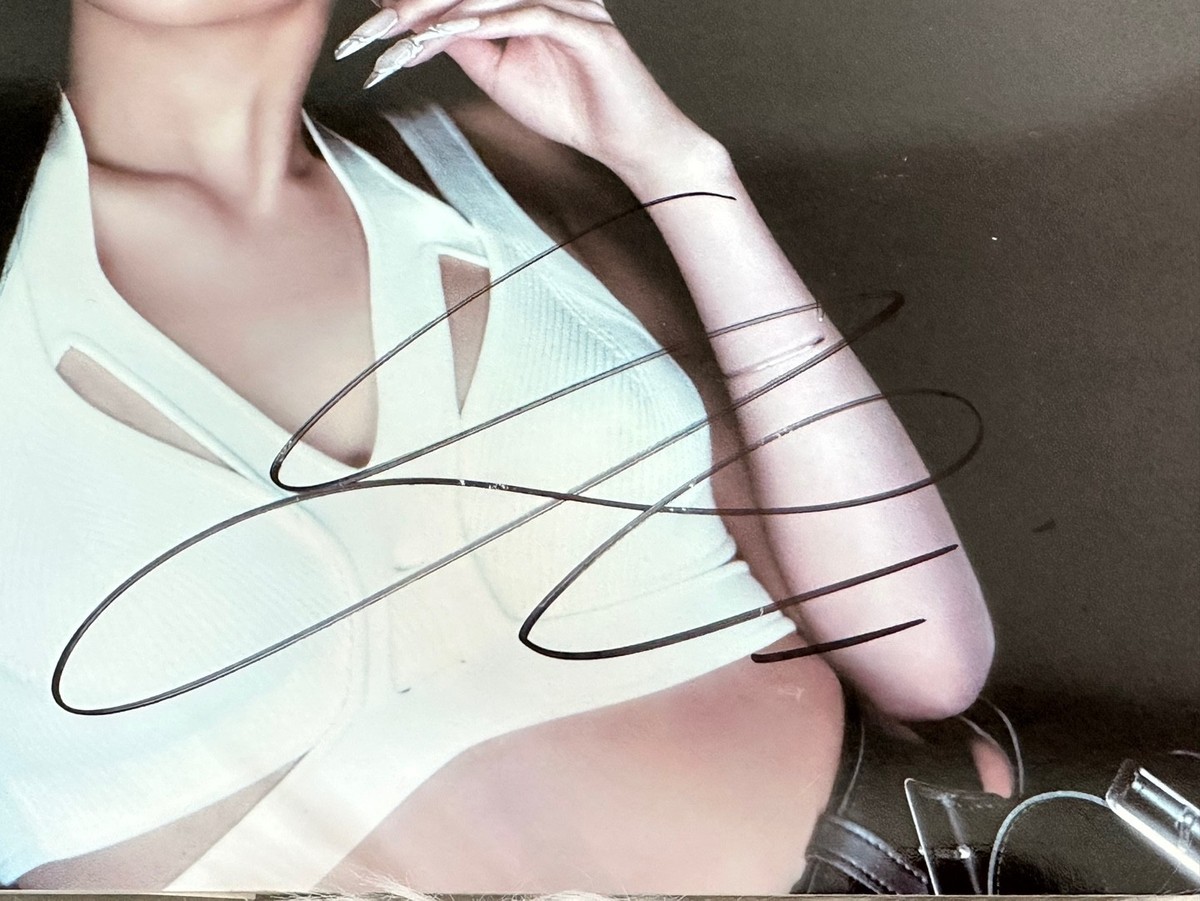 ITZY [YEJI] SOLO - Signed PROMO ALBUM | eBay