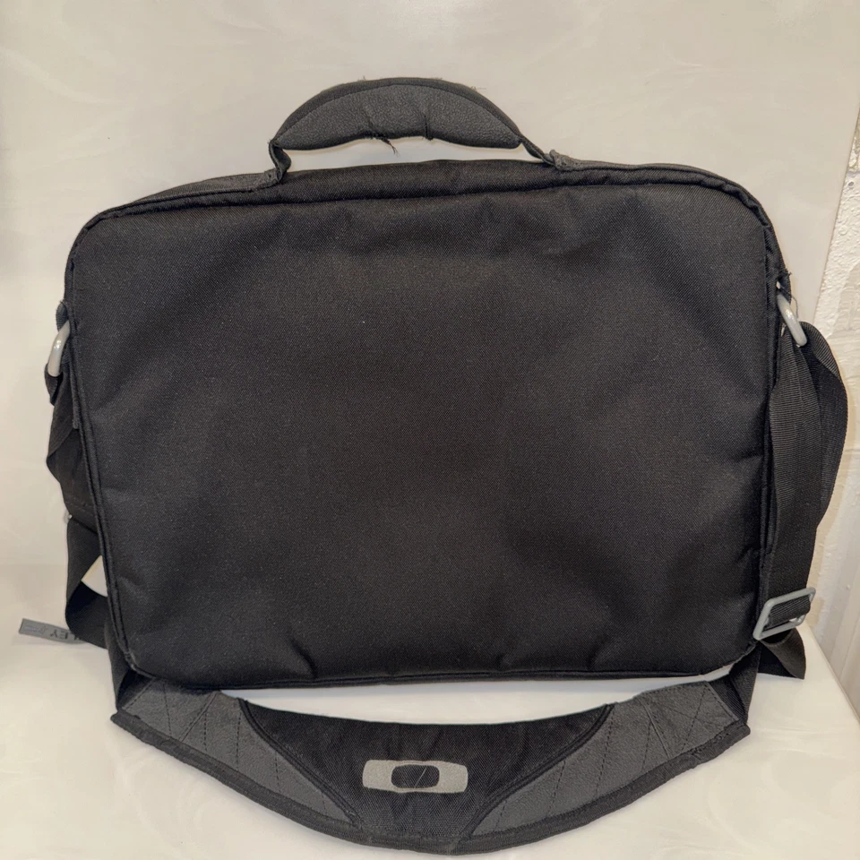 Bolso portatil Oakley negro vintage Foto 2 de 4